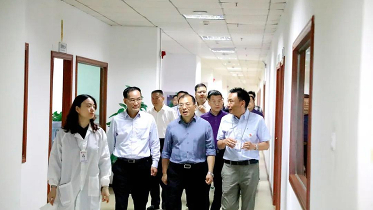 市委常委、市委組織部部長江波走訪炬神電子